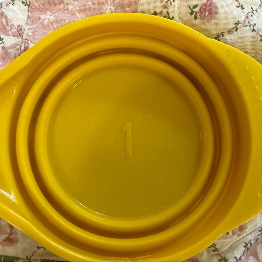 Colorful Measuring Cups Set - Picture 4 of 8